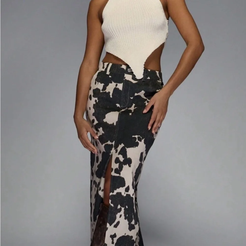 Missguided Black and White Maxi Pencil Skirt with Slit - Picture 1 of 4
